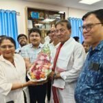 বারাসত মেডিক্যালে দখলমুক্তকরণ অভিযান, হাসপাতালের ভিতরের দোকান সরানোর নির্দেশ বিধায়কের