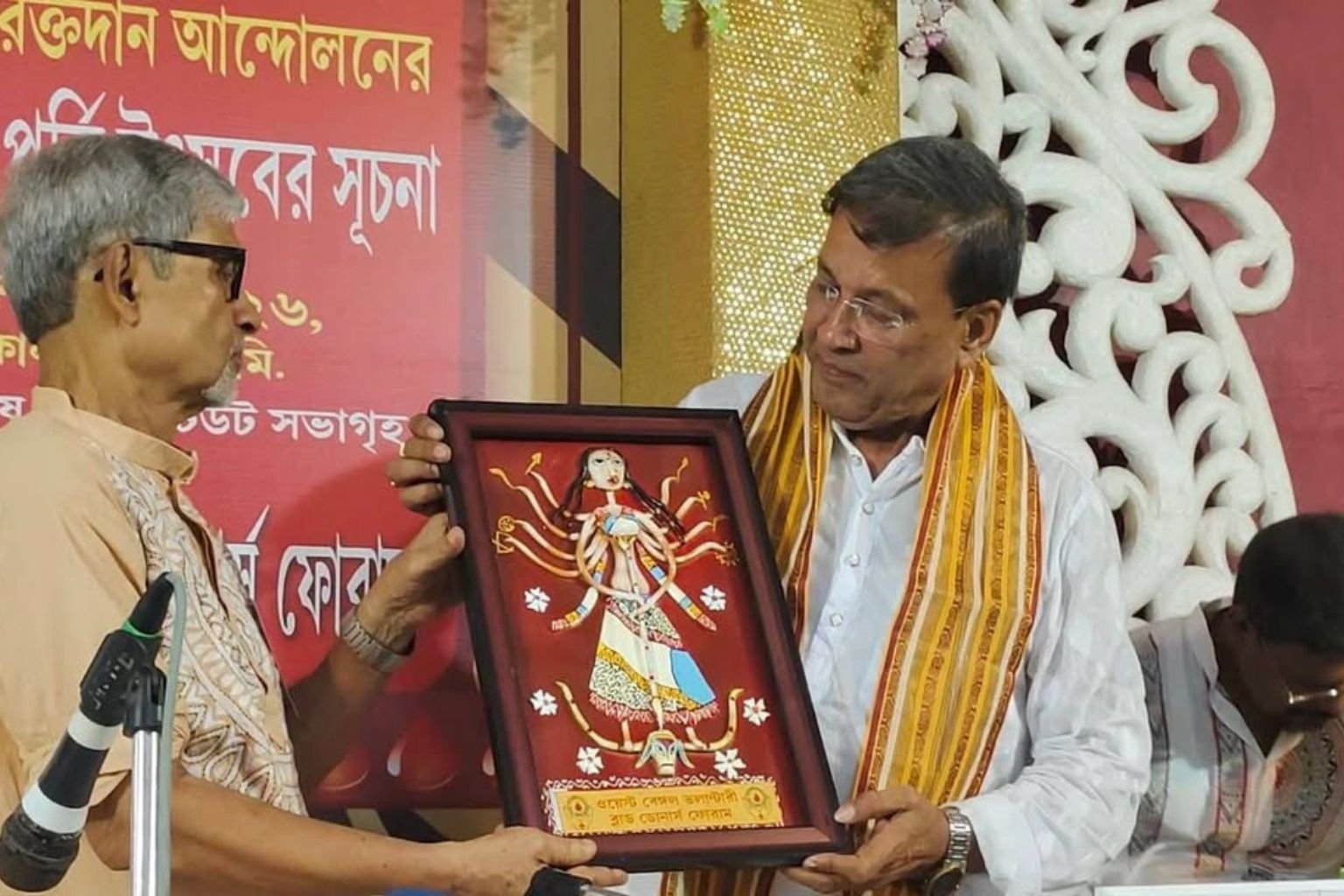 ওয়েস্ট বেঙ্গল ভলান্টারী ব্লাড ডোনার্স ফোরাম এর উদ্যোগে বিশেষ অনুষ্ঠানে মাননীয় বিধায়ক শ্রী শঙ্কর চ্যাটার্জী মহাশয়।